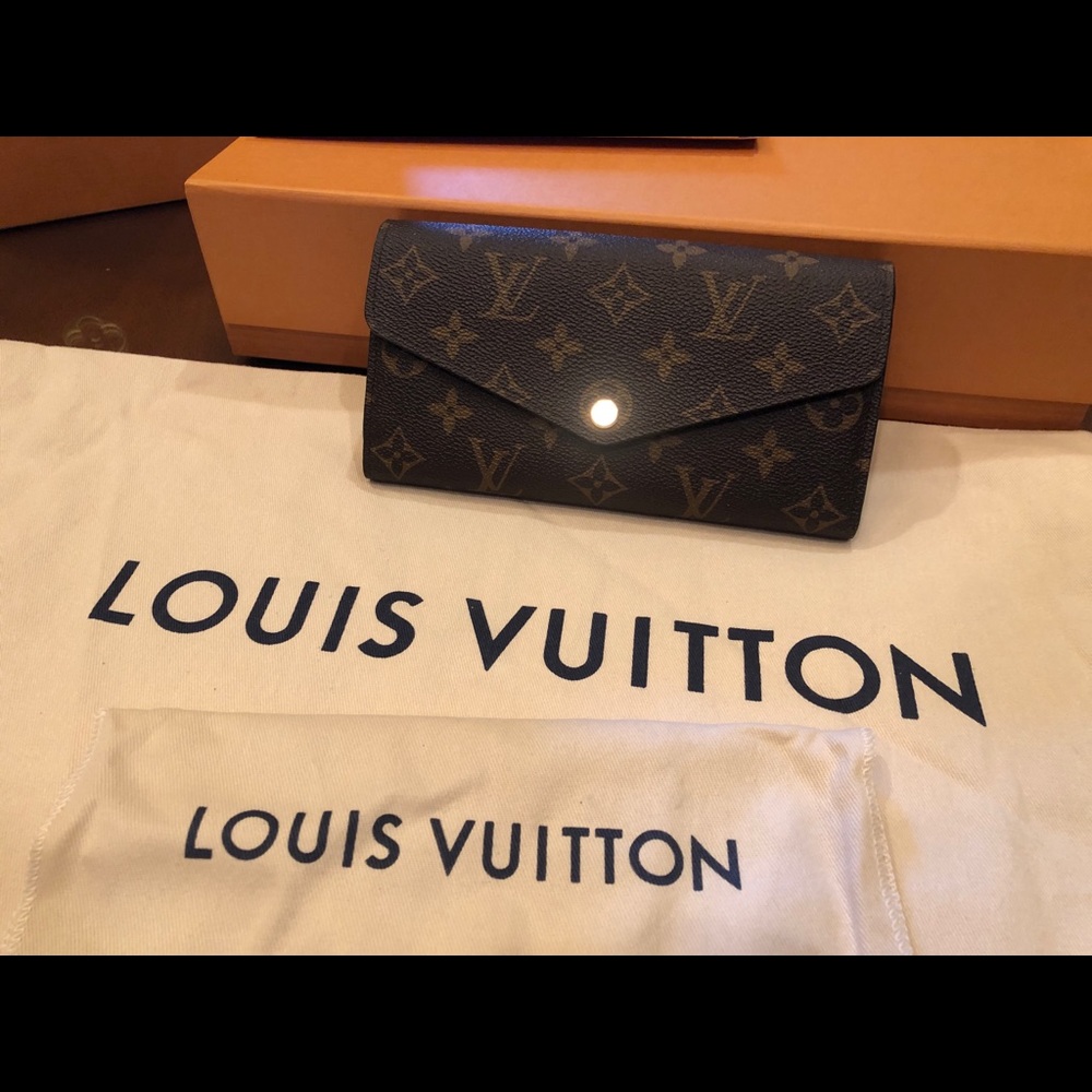 Louis Vuitton Sarah Wallet